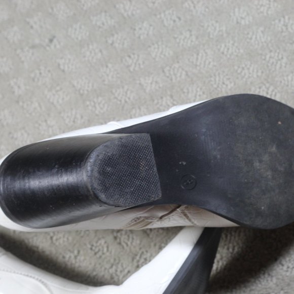 asos Size 8 White 3.5" Heeled Boots - Picture 6 of 7